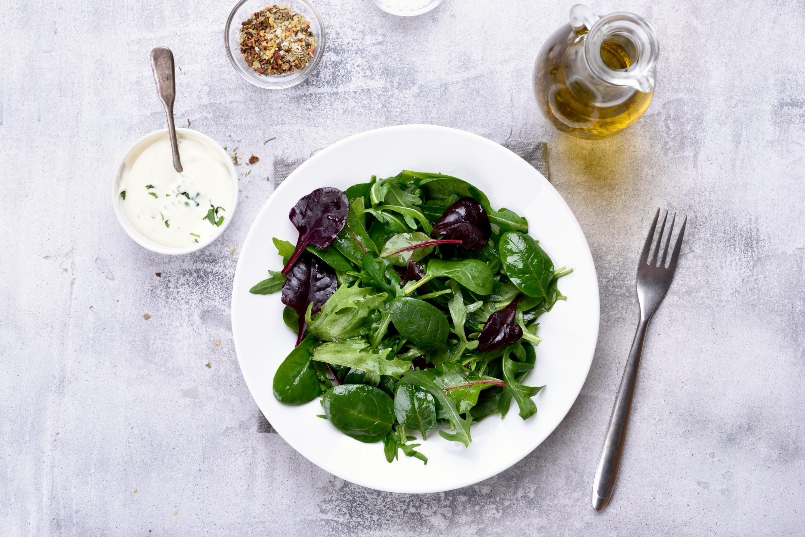Lire la suite à propos de l’article Les différents types de salade et leur utilisation dans les burgers